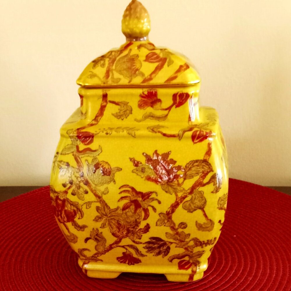 Mark Roberts Lovely Signed Vintage Porcelain Jar/Urn